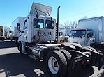 Used 2015 Freightliner Cascadia Day Cab 4x2, Semi Truck for sale #567736 - photo 2