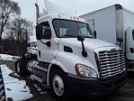 Used 2015 Freightliner Cascadia Day Cab 4x2, Semi Truck for sale #567740 - photo 4