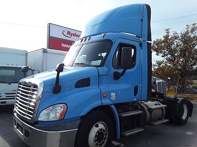 Used 2016 Freightliner Cascadia Day Cab 4x2, Semi Truck for sale #645859 - photo 1