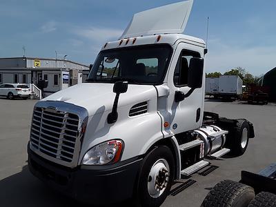 Used 2016 Freightliner Cascadia Day Cab 4x2, Semi Truck for sale #646724 - photo 1