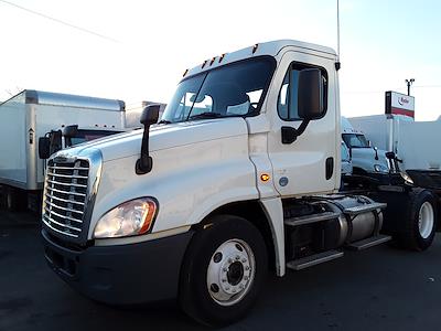 Used 2016 Freightliner Cascadia Day Cab 4x2, Semi Truck for sale #647869 - photo 1