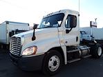 Used 2016 Freightliner Cascadia Day Cab 4x2, Semi Truck for sale #647869 - photo 1