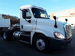 Used 2016 Freightliner Cascadia Day Cab 4x2, Semi Truck for sale #647869 - photo 4