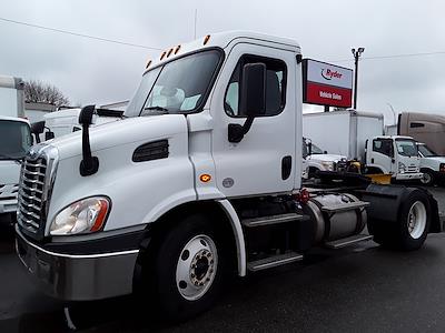 Used 2016 Freightliner Cascadia Day Cab 4x2, Semi Truck for sale #650427 - photo 1