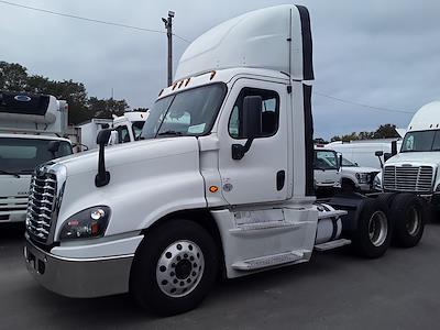 Used 2016 Freightliner Cascadia Day Cab 6x4, Semi Truck for sale #651394 - photo 1