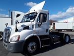 Used 2016 Freightliner Cascadia Day Cab 4x2, Semi Truck for sale #654993 - photo 1