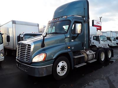 Used 2016 Freightliner Cascadia Day Cab 6x4, Semi Truck for sale #660027 - photo 1