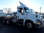 Used 2016 Freightliner Cascadia Day Cab 6x4, Semi Truck for sale #661031 - photo 4