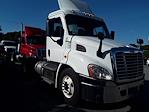 Used 2016 Freightliner Cascadia Day Cab 4x2, Semi Truck for sale #661643 - photo 3