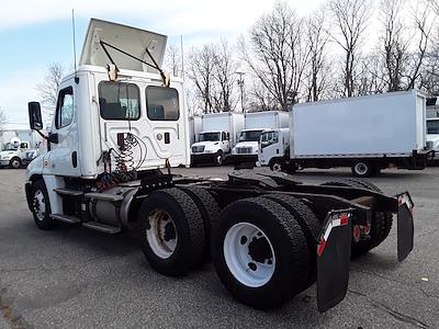 Used 2016 Freightliner Cascadia Day Cab 6x4, Semi Truck for sale #663497 - photo 2