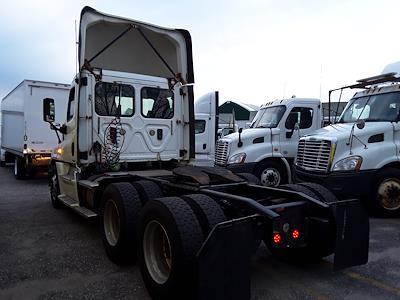 Used 2017 Freightliner Cascadia Day Cab 6x4, Semi Truck for sale #663843 - photo 2