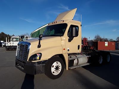 Used 2017 Freightliner Cascadia Day Cab 6x4, Semi Truck for sale #665547 - photo 1