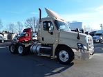 Used 2017 Freightliner Cascadia Day Cab 6x4, Semi Truck for sale #665547 - photo 8