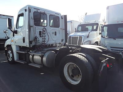 Used 2017 Freightliner Cascadia Day Cab 4x2, Semi Truck for sale #666693 - photo 2