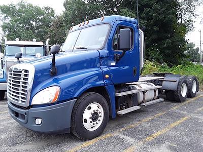 2017 Freightliner Cascadia Day Cab 6x4, Semi Truck for sale #670849 - photo 1