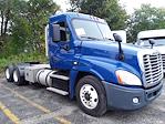 Used 2017 Freightliner Cascadia Day Cab 6x4, Semi Truck for sale #670849 - photo 4