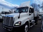 Used 2017 Freightliner Cascadia Day Cab 4x2, Semi Truck for sale #672921 - photo 1