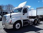 Used 2017 Freightliner Cascadia Day Cab 6x4, Semi Truck for sale #676278 - photo 5