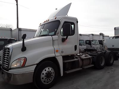 Used 2017 Freightliner Cascadia Day Cab 6x4, Semi Truck for sale #677925 - photo 1