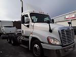 Used 2017 Freightliner Cascadia Day Cab 6x4, Semi Truck for sale #677925 - photo 4