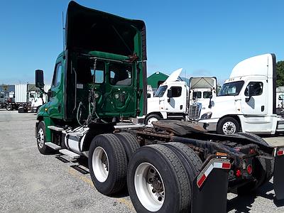 Used 2017 Freightliner Cascadia Day Cab 6x4, Semi Truck for sale #678364 - photo 2