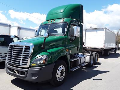 Used 2017 Freightliner Cascadia Day Cab 6x4, Semi Truck for sale #678367 - photo 1