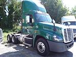 Used 2017 Freightliner Cascadia Day Cab 6x4, Semi Truck for sale #678368 - photo 1