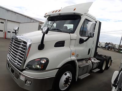 Used 2018 Freightliner Cascadia Day Cab 6x4, Semi Truck for sale #679720 - photo 1