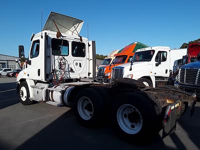 Used 2018 Freightliner Cascadia Day Cab 6x4, Semi Truck for sale #679726 - photo 2