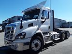 Used 2018 Freightliner Cascadia Day Cab 6x4, Semi Truck for sale #679727 - photo 1