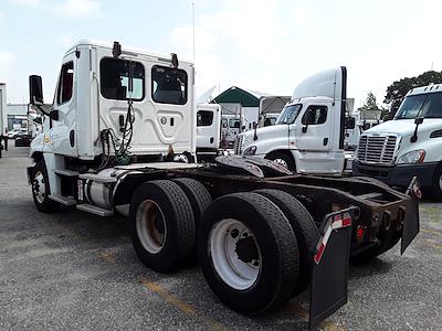 Used 2018 Freightliner Cascadia Day Cab 6x4, Semi Truck for sale #684848 - photo 2