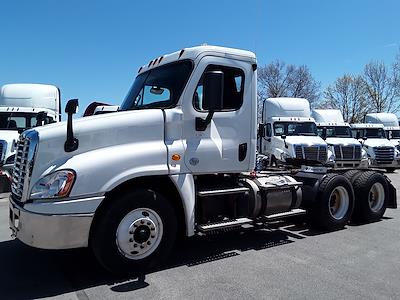 Used 2018 Freightliner Cascadia Day Cab 6x4, Semi Truck for sale #744752 - photo 1