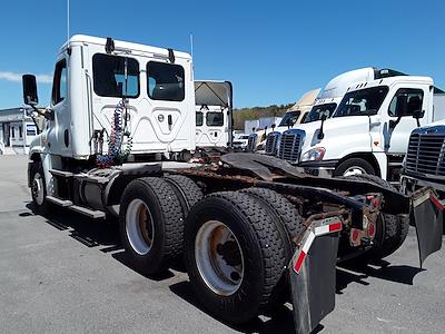 Used 2018 Freightliner Cascadia Day Cab 6x4, Semi Truck for sale #744752 - photo 2