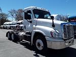 Used 2018 Freightliner Cascadia Day Cab 6x4, Semi Truck for sale #744752 - photo 4