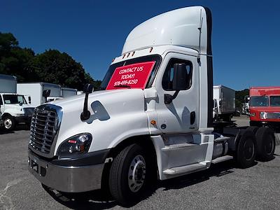 Used 2018 Freightliner Cascadia Day Cab 6x4, Semi Truck for sale #744918 - photo 1