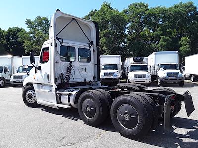 Used 2018 Freightliner Cascadia Day Cab 6x4, Semi Truck for sale #744918 - photo 2