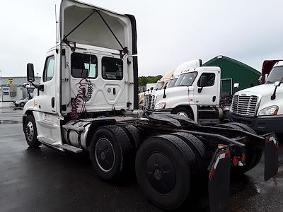 Used 2018 Freightliner Cascadia Day Cab 6x4, Semi Truck for sale #744921 - photo 2