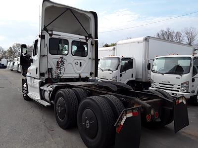 Used 2018 Freightliner Cascadia Day Cab 6x4, Semi Truck for sale #749072 - photo 2