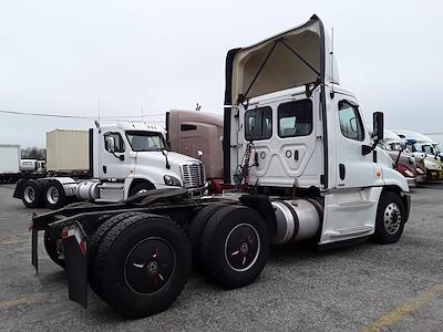 Used 2018 Freightliner Cascadia Day Cab 6x4, Semi Truck for sale #749102 - photo 2