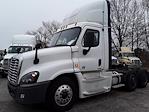 Used 2018 Freightliner Cascadia Day Cab 6x4, Semi Truck for sale #749102 - photo 4