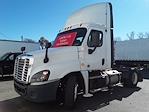 Used 2018 Freightliner Cascadia Day Cab 4x2, Semi Truck for sale #764921 - photo 1