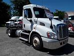 Used 2018 Freightliner Cascadia Day Cab 4x2, Semi Truck for sale #772587 - photo 4