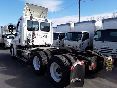 Used 2018 Freightliner Cascadia Day Cab 6x4, Semi Truck for sale #780513 - photo 2