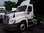 Used 2018 Freightliner Cascadia Day Cab 4x2, Semi Truck for sale #787342 - photo 1