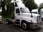 Used 2018 Freightliner Cascadia Day Cab 4x2, Semi Truck for sale #787342 - photo 4