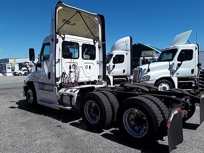 Used 2019 Freightliner Cascadia Day Cab 6x4, Semi Truck for sale #808152 - photo 2