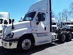 Used 2019 Freightliner Cascadia Day Cab 6x4, Semi Truck for sale #808152 - photo 1