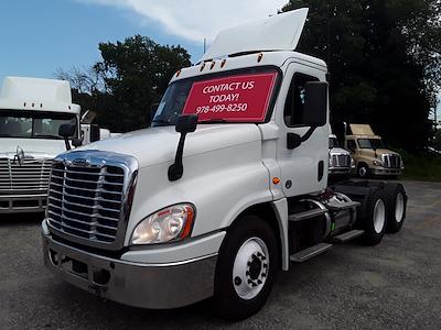 Used 2019 Freightliner Cascadia Day Cab 6x4, Semi Truck for sale #813308 - photo 1