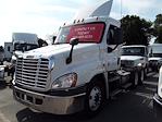 Used 2019 Freightliner Cascadia Day Cab 6x4, Semi Truck for sale #813781 - photo 1