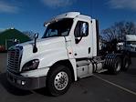 Used 2019 Freightliner Cascadia Day Cab 6x4, Semi Truck for sale #863083 - photo 1